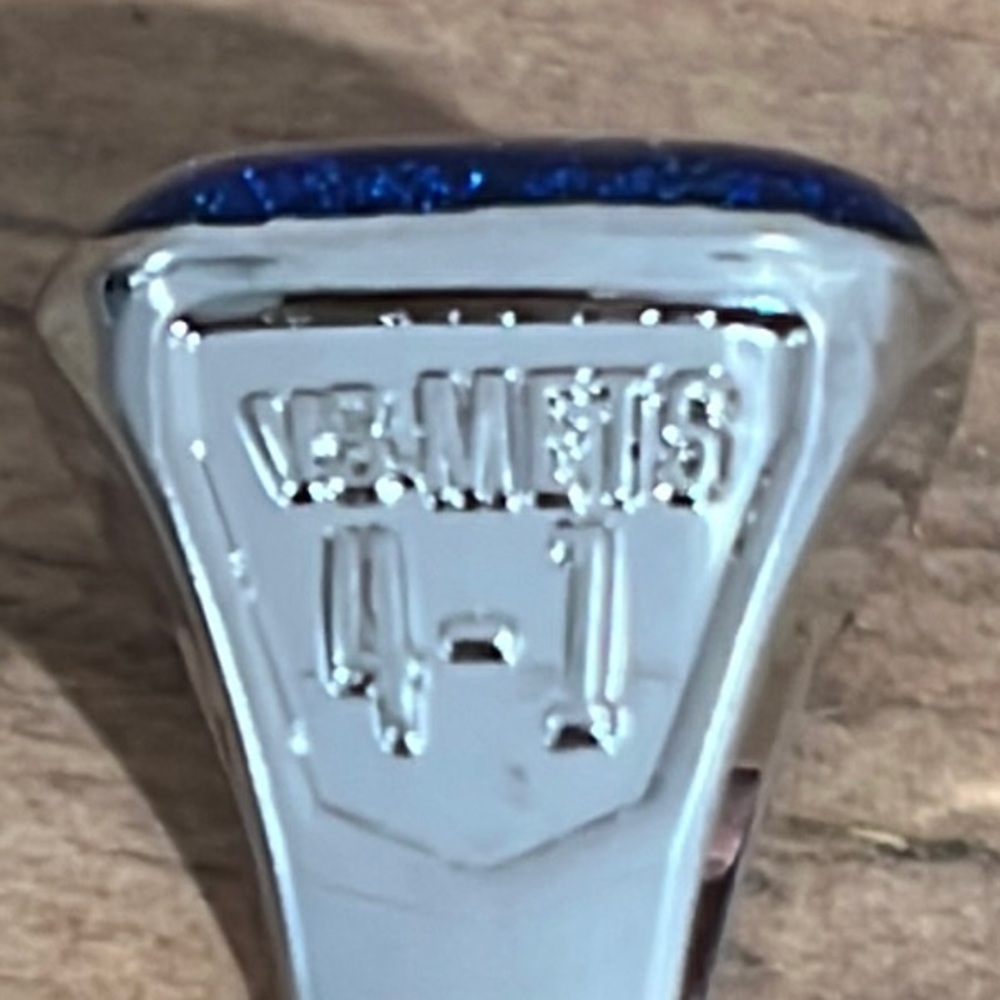 Kansas City Royals Commemorative 2015 World Series Champions Ring - Picture 3 of 11